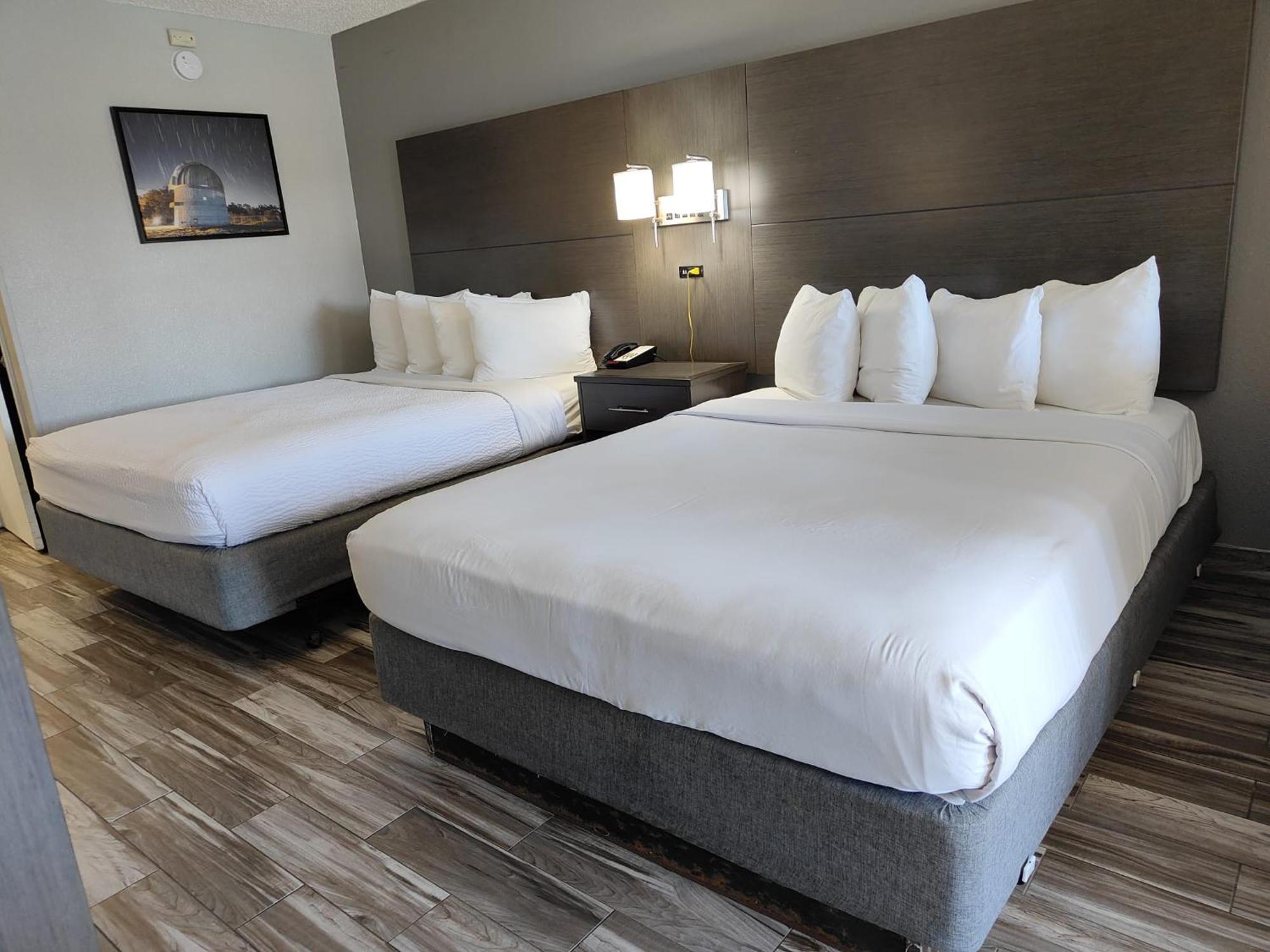 Baymont By Wyndham Orlando East Hotel Alafaya Exterior photo