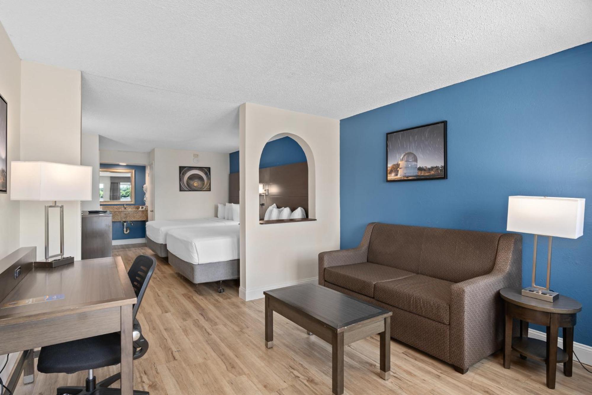 Baymont By Wyndham Orlando East Hotel Alafaya Exterior photo