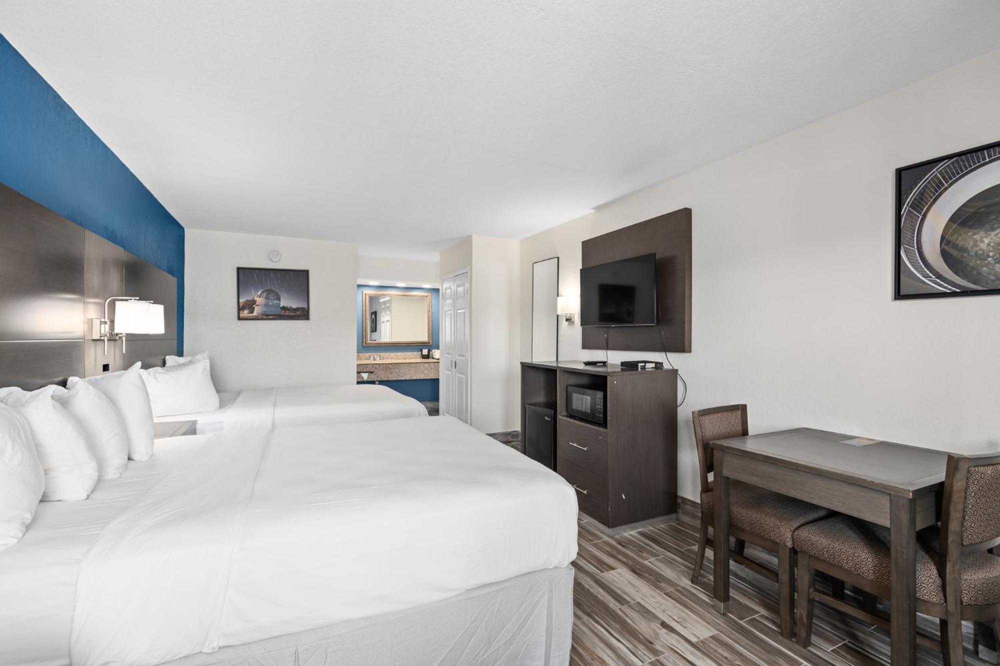 Baymont By Wyndham Orlando East Hotel Alafaya Exterior photo