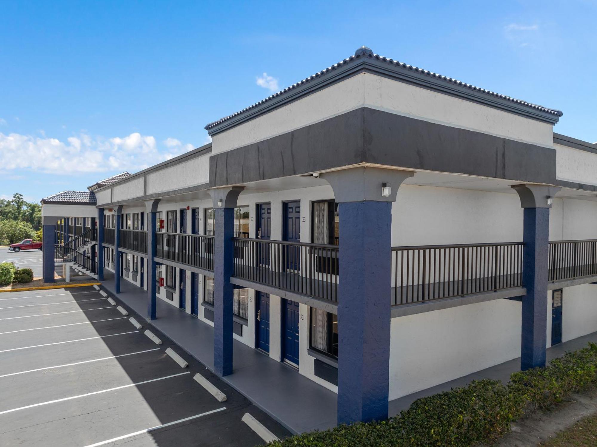 Baymont By Wyndham Orlando East Hotel Alafaya Exterior photo