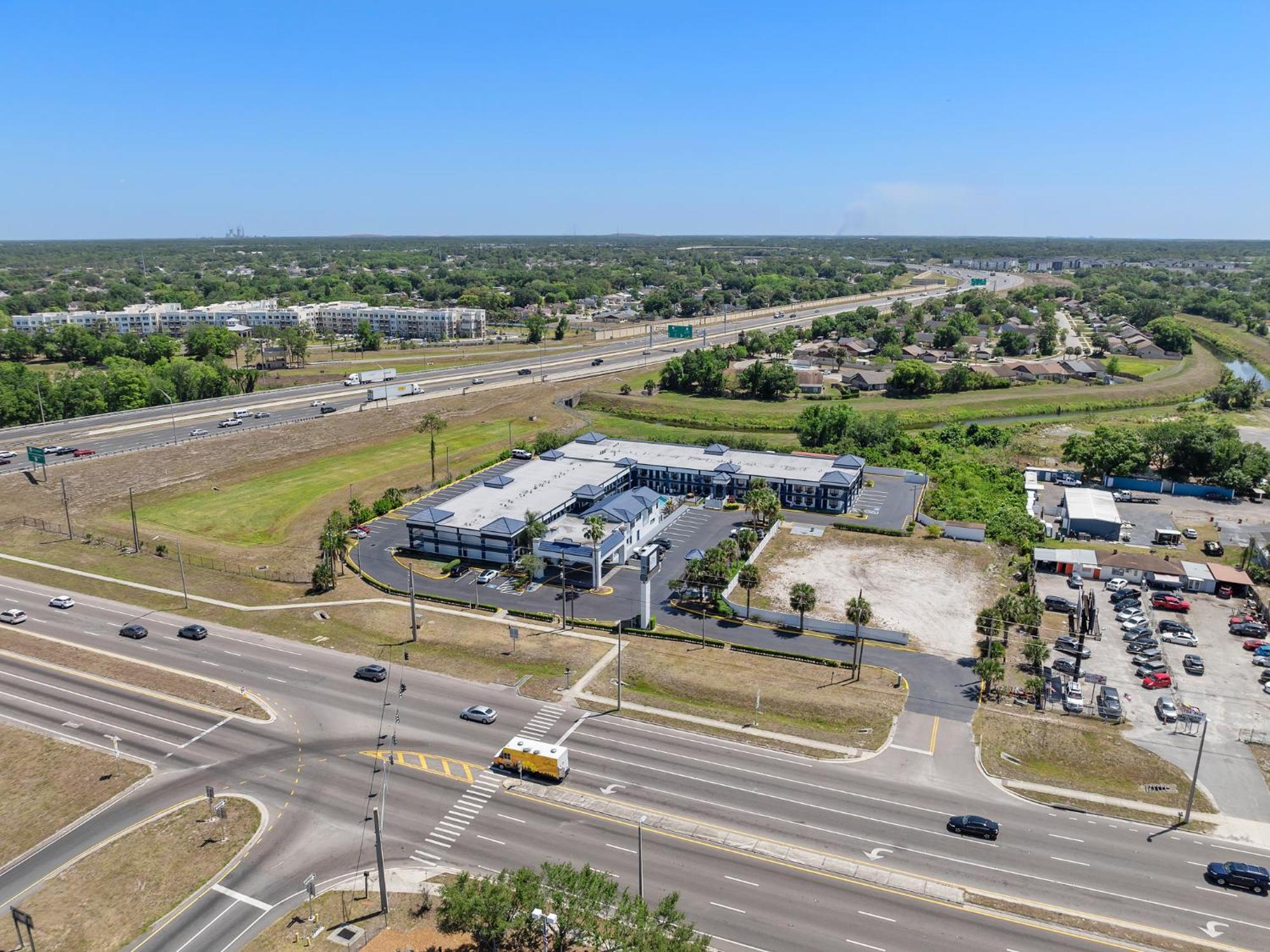 Baymont By Wyndham Orlando East Hotel Alafaya Exterior photo